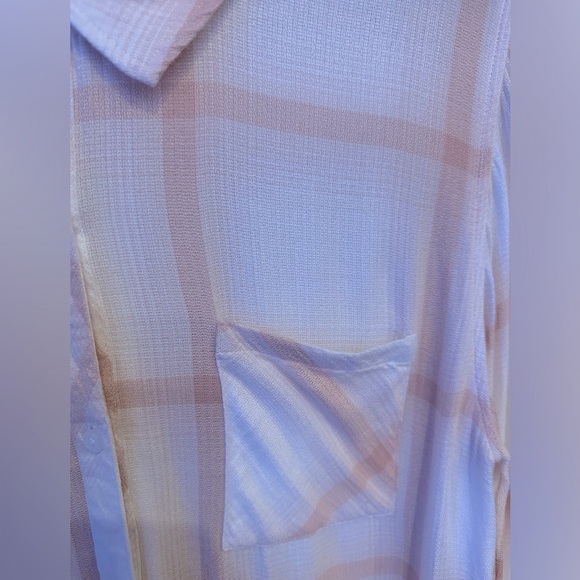 Rails Hunter Button Up Shirt
White, Blush & Sand
Size small
Perfect condition - Picture 11 of 15